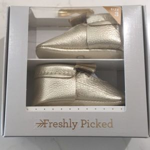 Freshly Picked Platinum Ballet Flat Bow Mocc